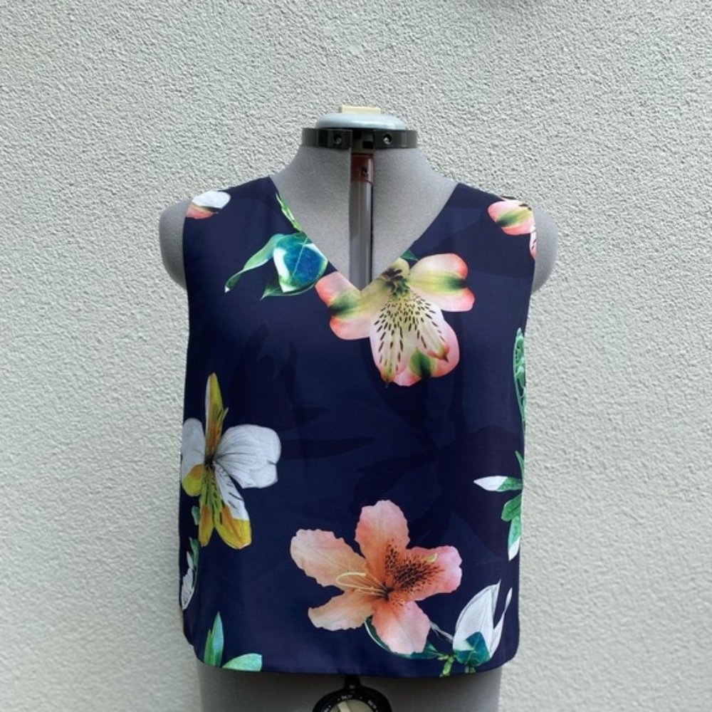 Lost in lunar Elsa linen blend cami size Medium